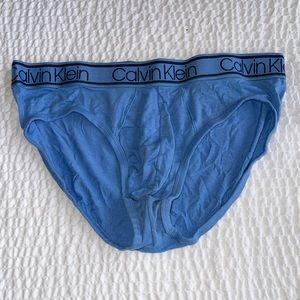Baby blue men’s LARGE CALVIN KLEIN fashion briefs